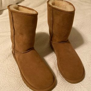 Men’s UGG Classic Chestnut Boot size 11